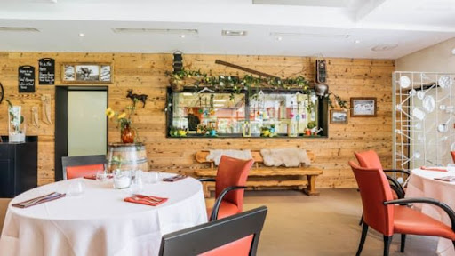 Nous vous accueillons dans notre restaurant gourmand Le Chalet de l'Hôtel à Lipsheim. Cuisine du terroir et mélanges audacieux.